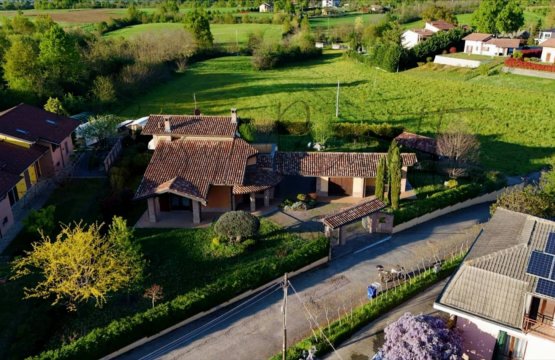 Zu verkaufen Villa Landschaft PRALORMO Piemonte